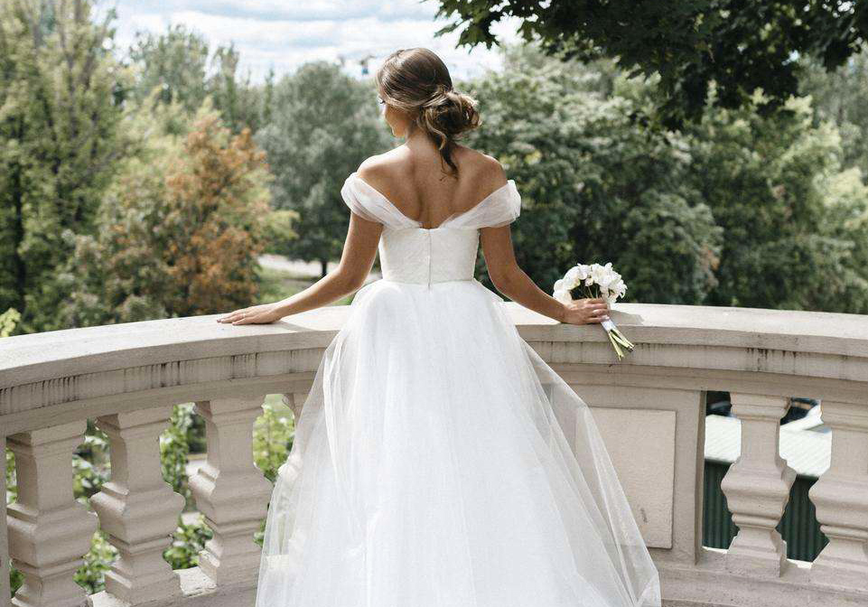 lietuvos dizainerių vestuvinės suknelės